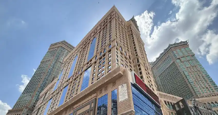 Al Safwah Tower 1 / 3